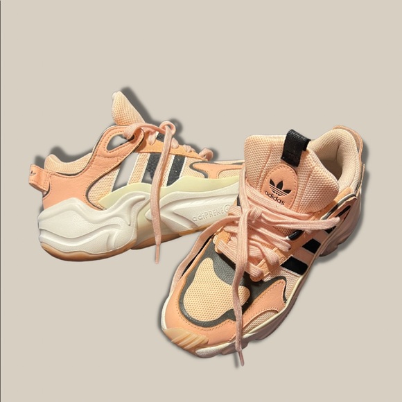 Adidas sneakers - Picture 1 of 3